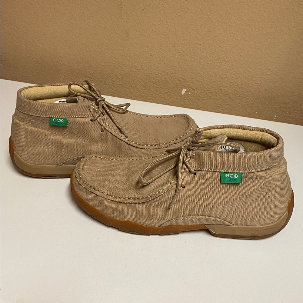 Men's Beige twisted x chukka driving moc